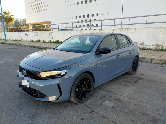Opel Corsa très bon état.