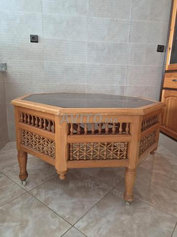 Table en bois sculpté à vendre - 2