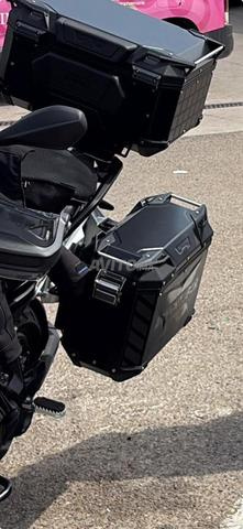 Valise latérale Givi 28 L pour GSA1300