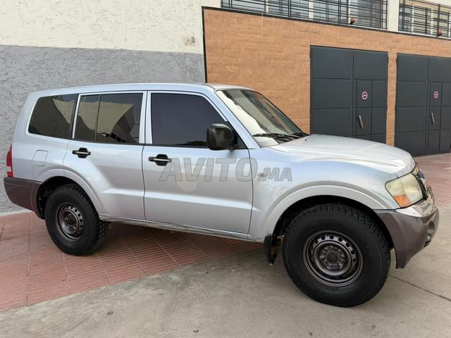 Mitsubishi Pajero - 2