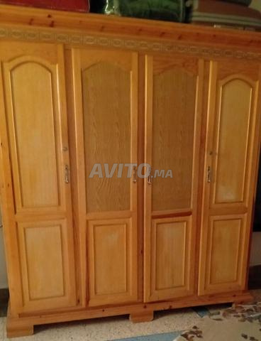 Grande armoire 4 portes en bois massif - 2