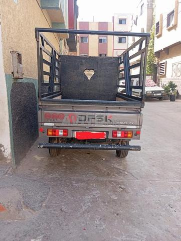 Camion DFSK modèle 2022 en bon état - 2