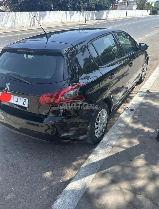 Peugeot 308 12/2017 très bon état 
