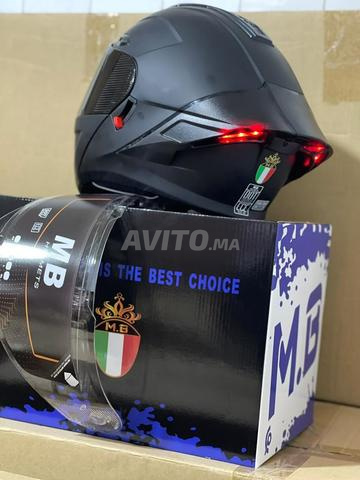 Casque MB Helmets avec LED et visière supplémentaire