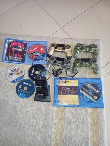 PlayStation 4 pro avec 4 manettes - 2