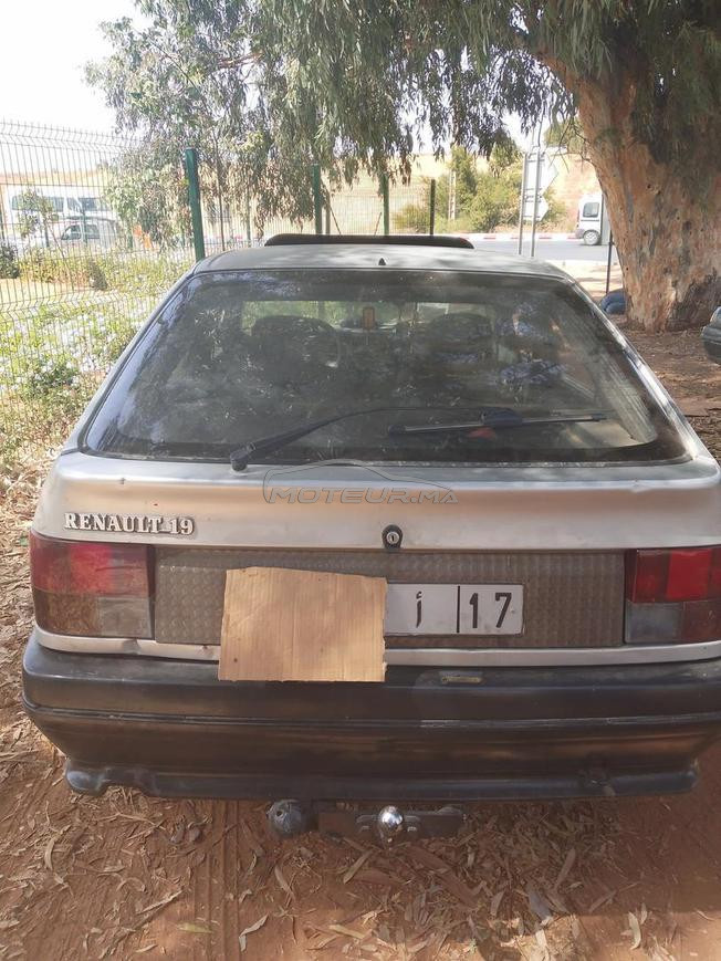 Renault 19 modèle 1989 dédouaner 1994