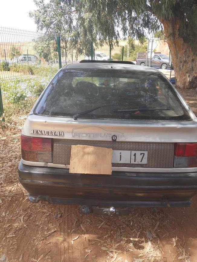 Renault 19 modèle 1989 dédouaner 1994