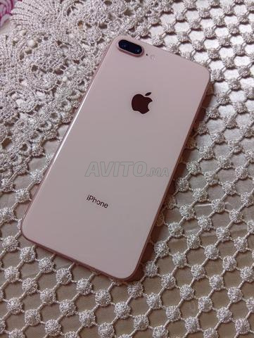 À vendre iPhone 8 Plus 64Go - Débloqué officiel