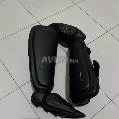 Protège tibia Decathlon état neuf - 2