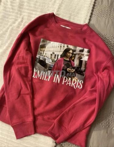 Sweatshirt rose vif imprimé Emily In Paris - 2