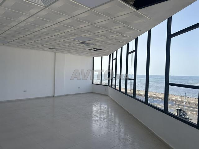 Bureau à louer avec vue sur mer - 2
