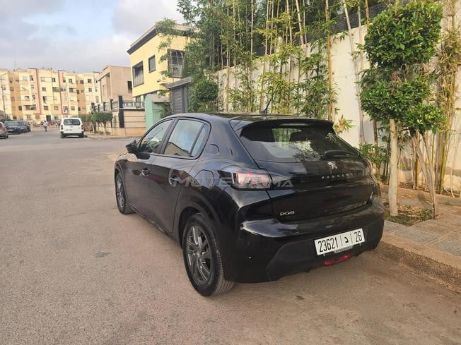 Peugeot 208 diesel tout options 