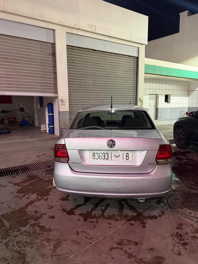 Polo sedan 2014 en parfaite état 