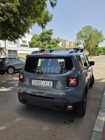 Jeep Renegade propre - 2