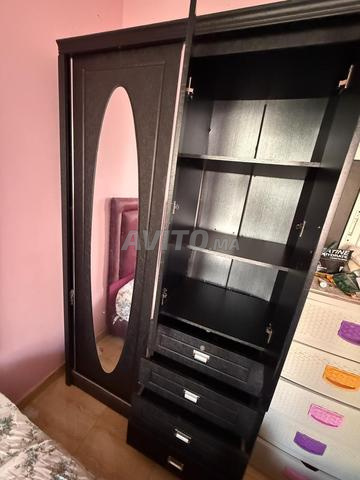 Armoire en bois avec miroir - 2