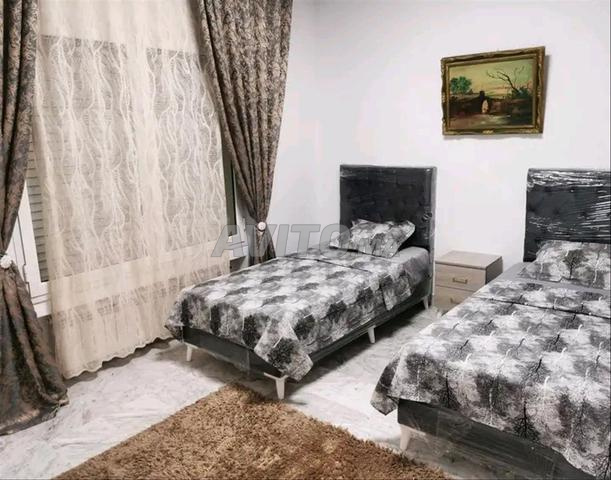 شقة نظيفة في حي راقي موقف السيارات بالباب - 2
