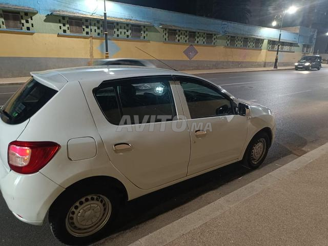 Dacia Sandero Diesel Manuelle 2016 à Meknès - 2
