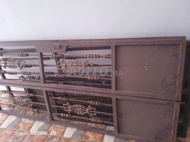 باب حديد بحالة جيدة جداً - 2