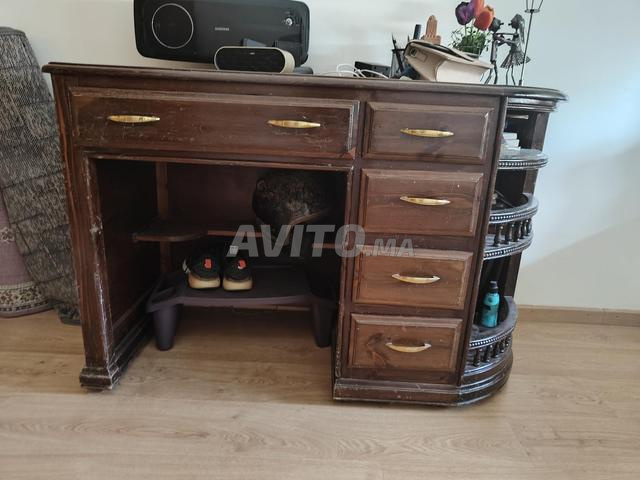 Bureau en bois rouge - 2