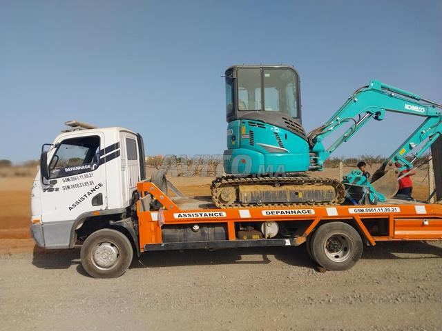 Le camion Mercedes de secours est en bon état - 2