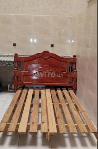 Lit en bois solide à vendre en excellent état - 2
