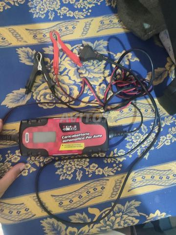 Chargeur de batterie voiture 6V et 12V