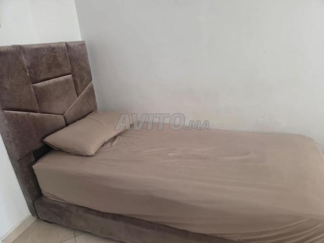 Lit avec matelas - 2