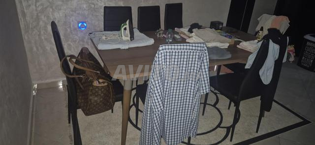 À vendre – Table à manger avec 8 chaises - 2