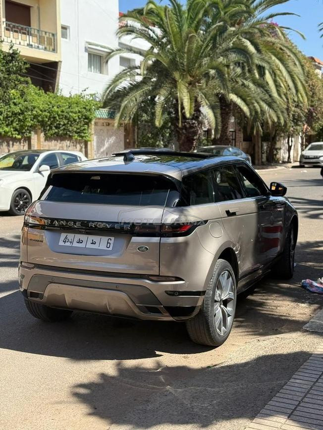 Range Rover évoque bb velar 
