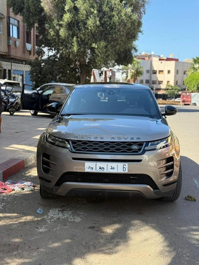 Range Rover évoque bb velar 