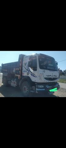 شاحنة رينو 210 بلادن - 2