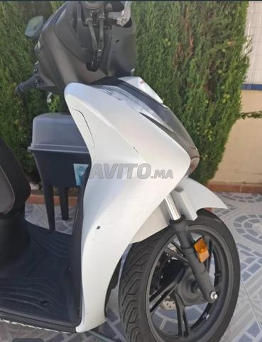 هوندا SH 125 مع صندوق علوي - 2
