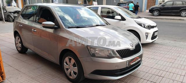 Skoda Fabia essence 2018 - 2