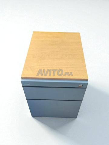 Meuble de bureau à tiroirs. - 2