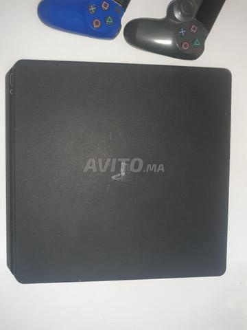 PS4 Slim neuve avec manette prix négociable - 2