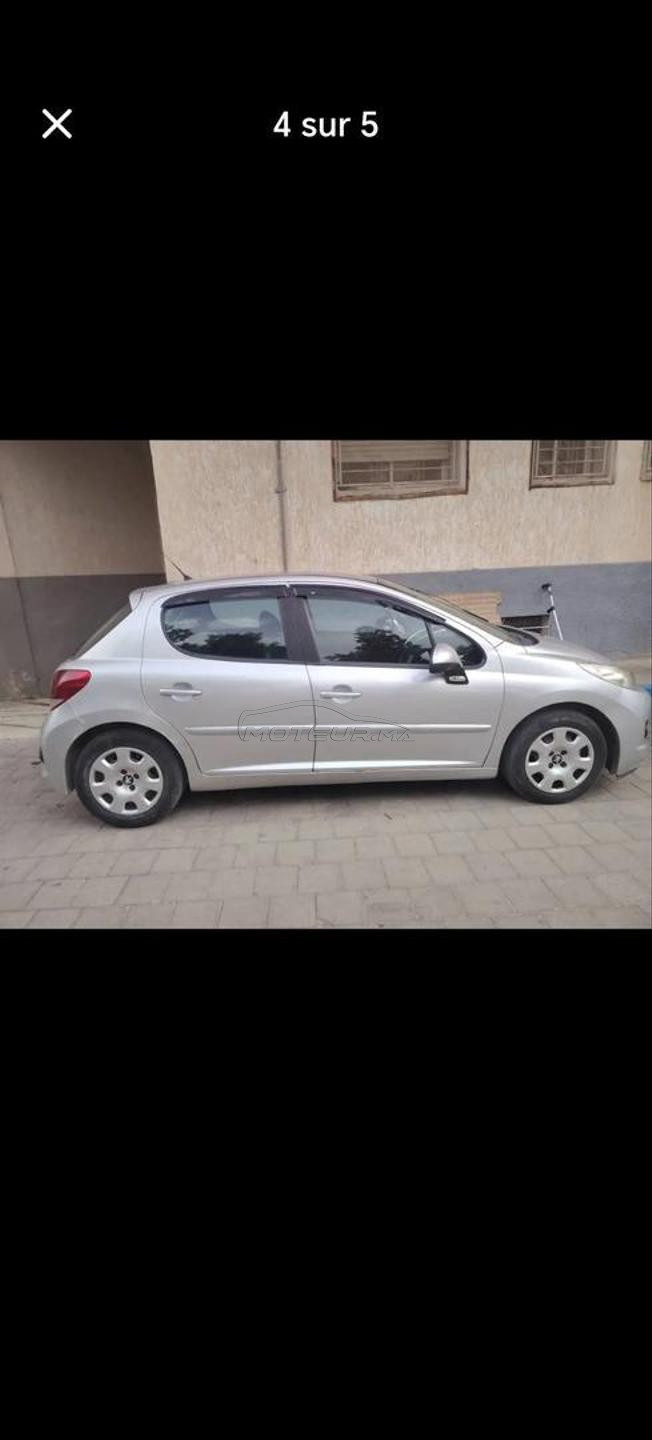 Peugeot 207 Diesel Manuelle 2011 à Fès