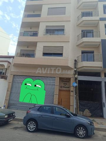 محل للبيع