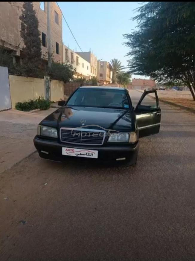 MERCEDES 220 ديوانة 2010