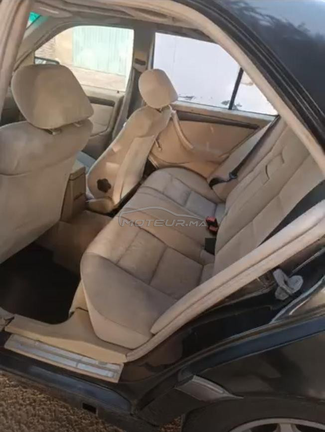 MERCEDES 220 ديوانة 2010