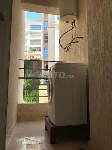 شقة بشرفة قريبة من الكورنيش ومرجان - 2