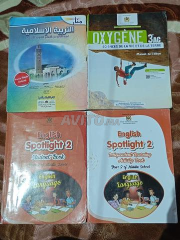 Livres 2ème et 3ème collège (SVT et 2 Spotlight)