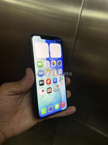 iPhone 11 Pro Max officiel 64/88 état