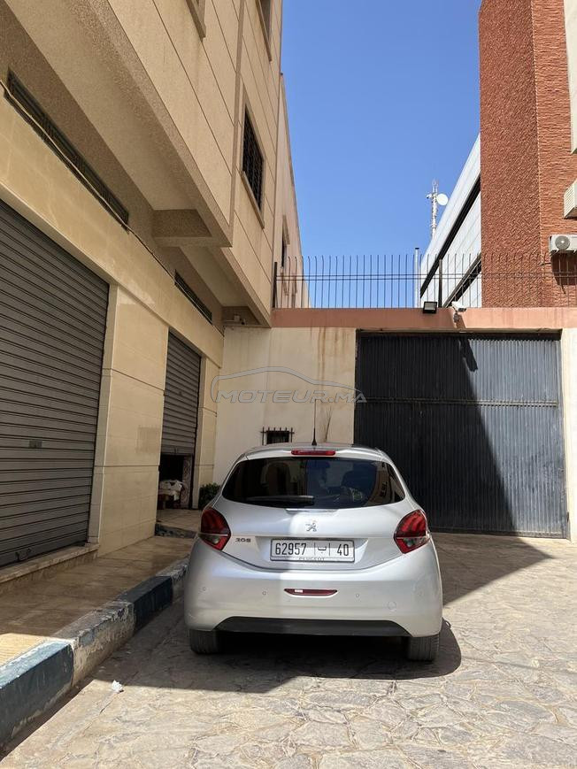 Peugeot 208 2018 toute option 