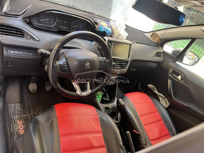 Peugeot 208 2018 toute option 
