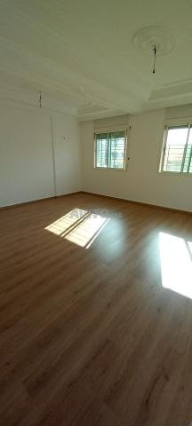 Appartement à louer 74 m² à Temara - 2