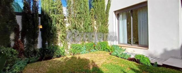 Terrain 122m Commercial à vendre à Riad Sofia casa