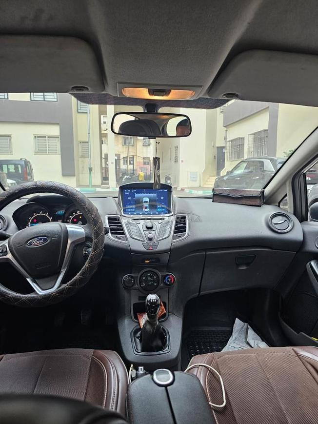 Ford fiesta essence 2014