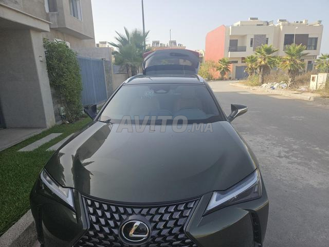 Lexus UX 300h en excellent état à vendre