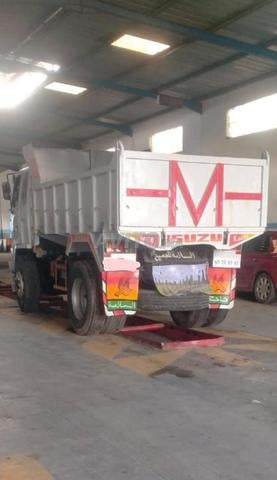 ISUZU 15 1996 14 TONNES