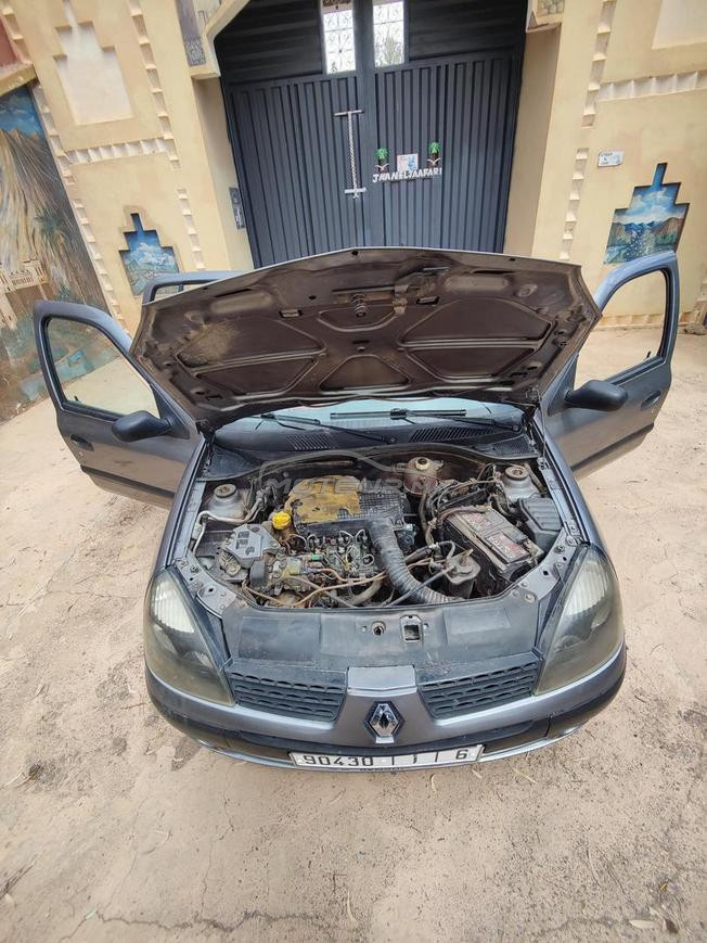 Renault Clio Diesel Manuelle 2003 à Sid L'mokhtar